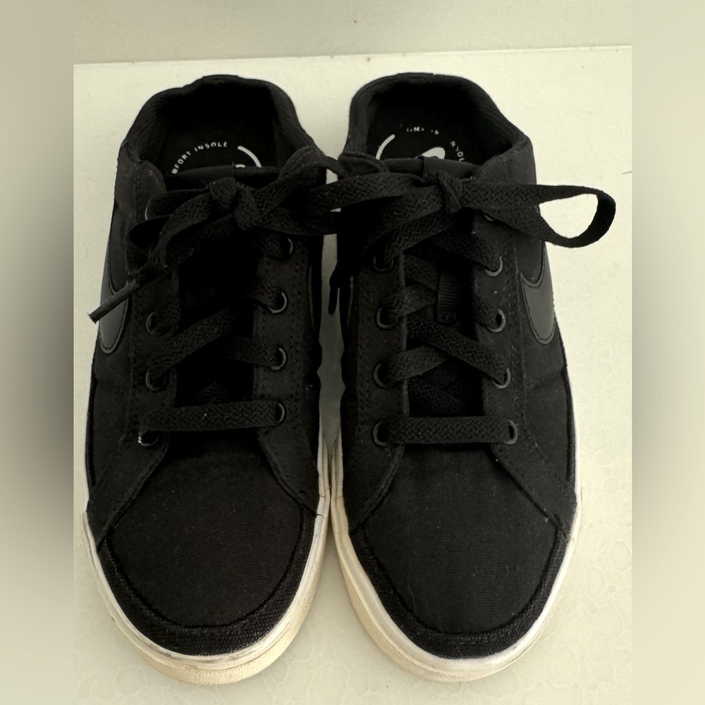 Nike Court Legacy Mule Black | Size 6 | Great condition | Worn few times